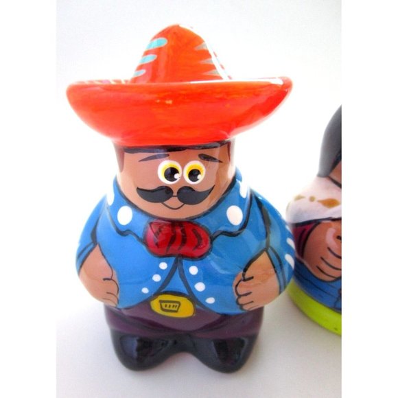Mexican Hand Painted Talavera Pottery - Salt and Pepper Shakers Folk Couple - Picture 6 of 12